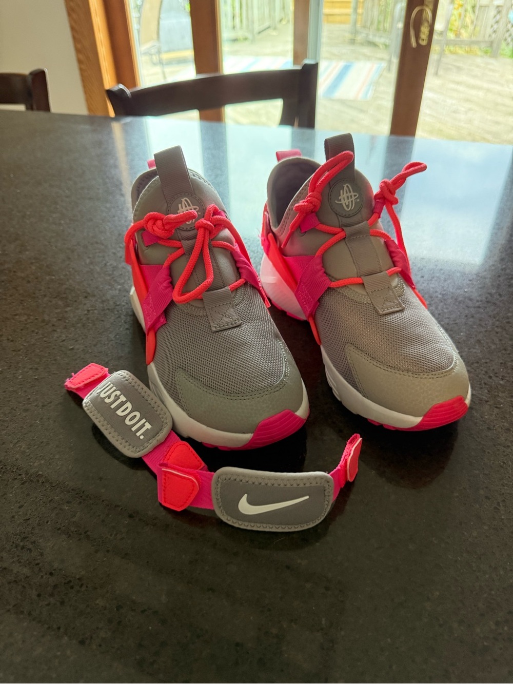 Nike Huaraches Women’s Gray and Hot Pink Athletic Slip-On Sneakers worn 2x